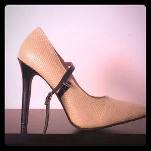 New Faux snake skin heels